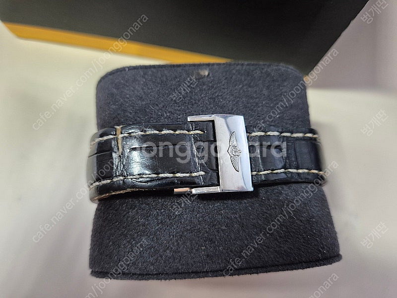 브라이틀링 네비타이머 월드 46mm A2432212--9