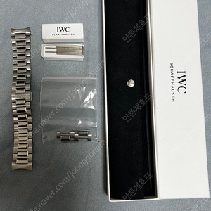 Iwc 3716 브레이슬릿만 팝니다.