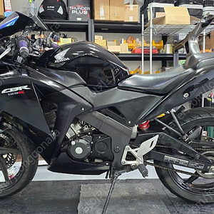 CBR125R 블랙 120만 팝니다.