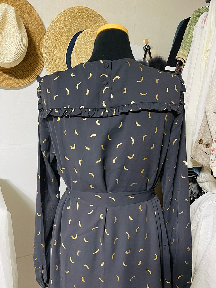 미착용 새옷 S 루즈핏 금박무늬 쉬폰 원피스 써스데이--9