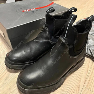 프라다 18fw 로고 레더 첼시 부츠 275 prada