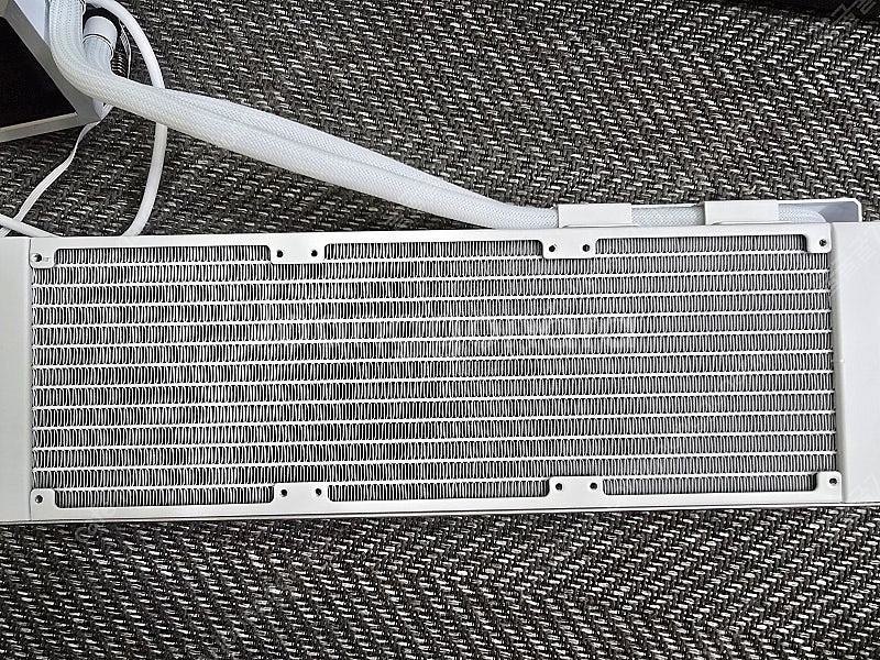 ( 인 천 ) cpu 쿨러 리안리 Hydroshift lcd 360s 판매 합니다--2