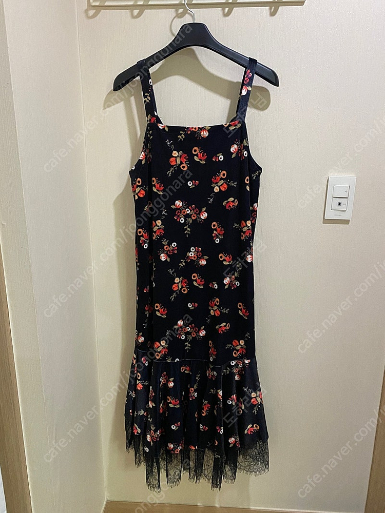 [미사용]벨벳 플레어 레이스 원피스 블랙 이미지