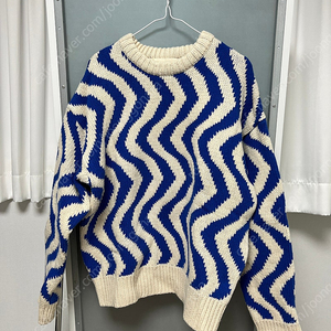 [M] STU Wave Line Jacquard Sweater Blue