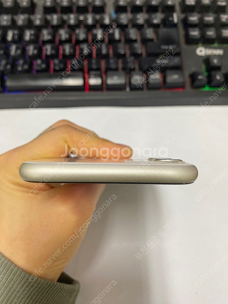 189428 아이폰11 화이트 AA급 128GB 무잔상...--3