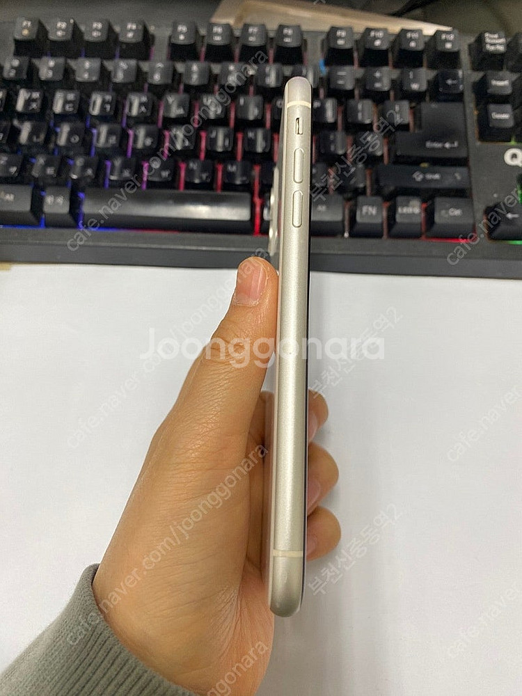189428 아이폰11 화이트 AA급 128GB 무잔상...--4