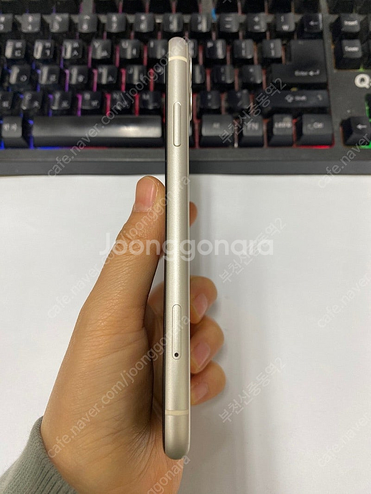 189428 아이폰11 화이트 AA급 128GB 무잔상...--5