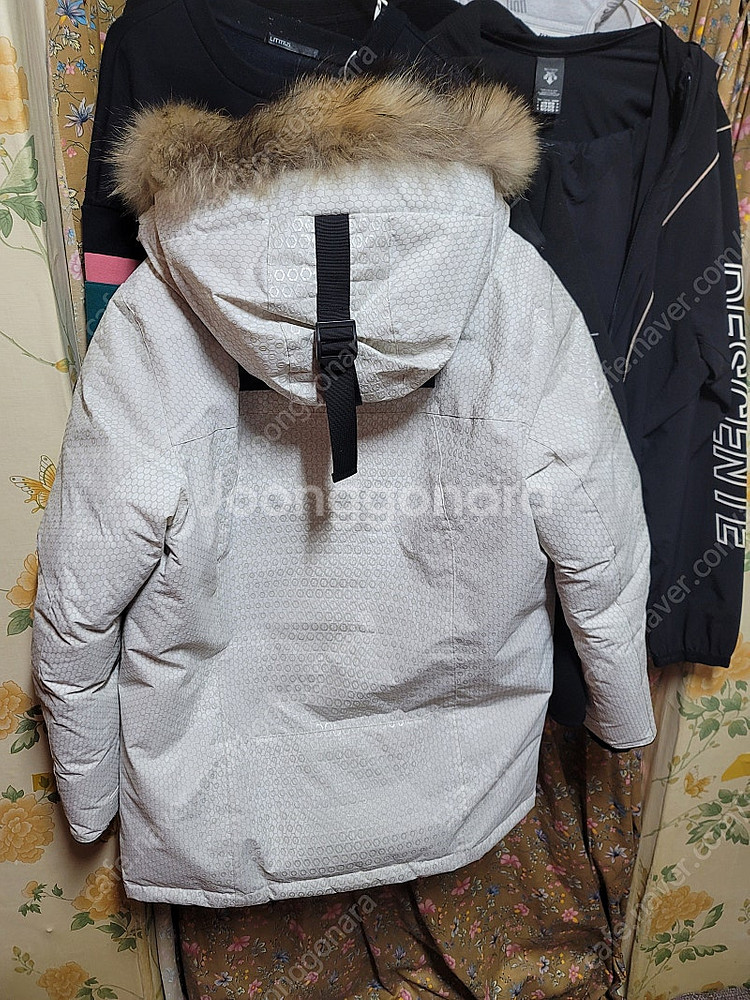 코오롱 안타티카 리미티드 에디션 태양의 후예 송중기 패딩 (100) 판매 합니다--0