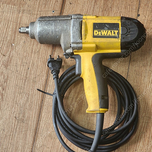 디월트 전기 임팩렌치 (DEWALT DW 293), 보쉬 충전그라인더(BOSCH/ GWS 18V-100SC), 해머드릴(GBH 2- 26 DRE) 마끼다 트리머 중고 팝니다