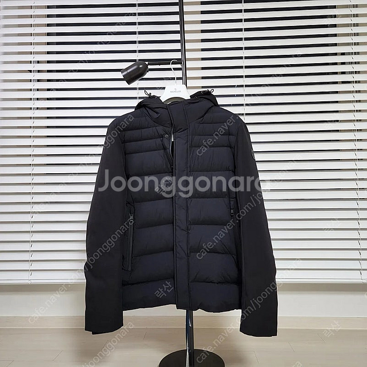 몽클레어 레터리에 블랙 4사이즈 새제품--0
