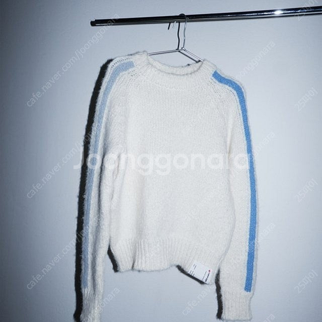 🤍[가격 내림, 더 안 내려용]오피쉬 컬러 스킴 니트 ...--1