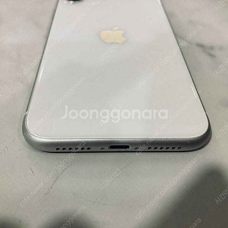 아이폰11 화이트 64G 아주깔끔한기기 17만원 판매합...--5