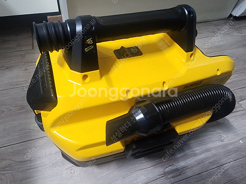 dcv580 디월트 집진기 팝니다.--2