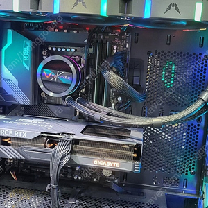 6개월 사용 수랭 고사양본체 i7 13700KF 32G RTX4060TI 1TB 팝니다