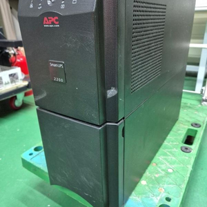 APC SMART-UPS 2200