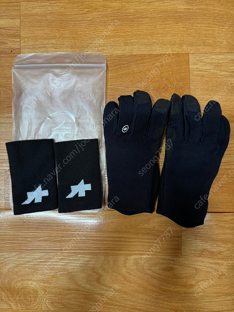 아소스. 트레일FF장갑 사이즈S. 팔목밴드.팔 쪽에 작용하는 니워머. 사이즈S/M. 세가지. 셋트. 판매. 택포--2