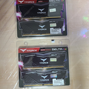 티포스 델타 RGB DDR4 3200 CL16 8GB 4개 팝니다.​