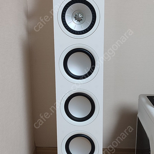 KEF Q550 톨보이스피커 화이트 판매합니다