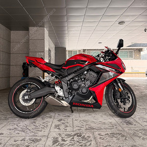 2023년식 CBR650R 신차급 판매합니다.