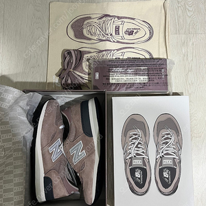 뉴발란스 KITH 990v1 285 새상품