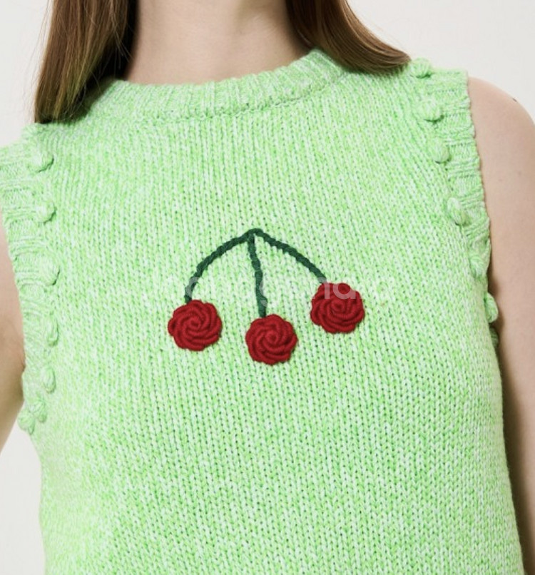 베르니스 구스점퍼/ 질샌더 캐시미어 목도리/ lbl 캐시미어 니트/ 폼더스토어 쉬림프 니트조끼 등--2