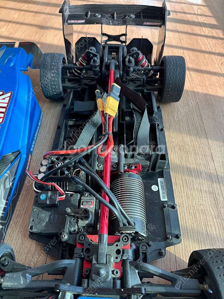 RC카 아르마 리미트리스 V1 6S 1/7 풀셋판매합니다--2