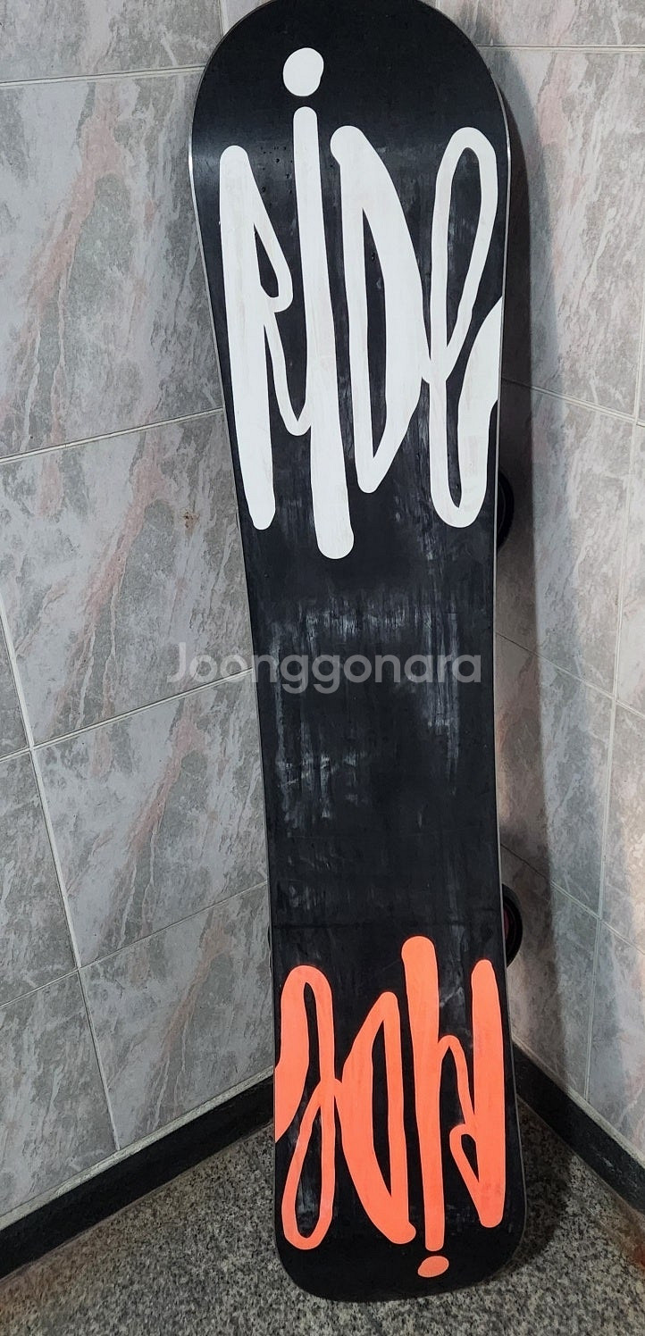 스노우보드 장비 풀세트! (데크+바인딩+부츠+헬멧+가방) 팝니다.--1