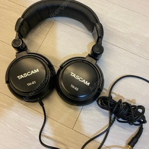 TASCAM TH-03 모니터링 헤드폰