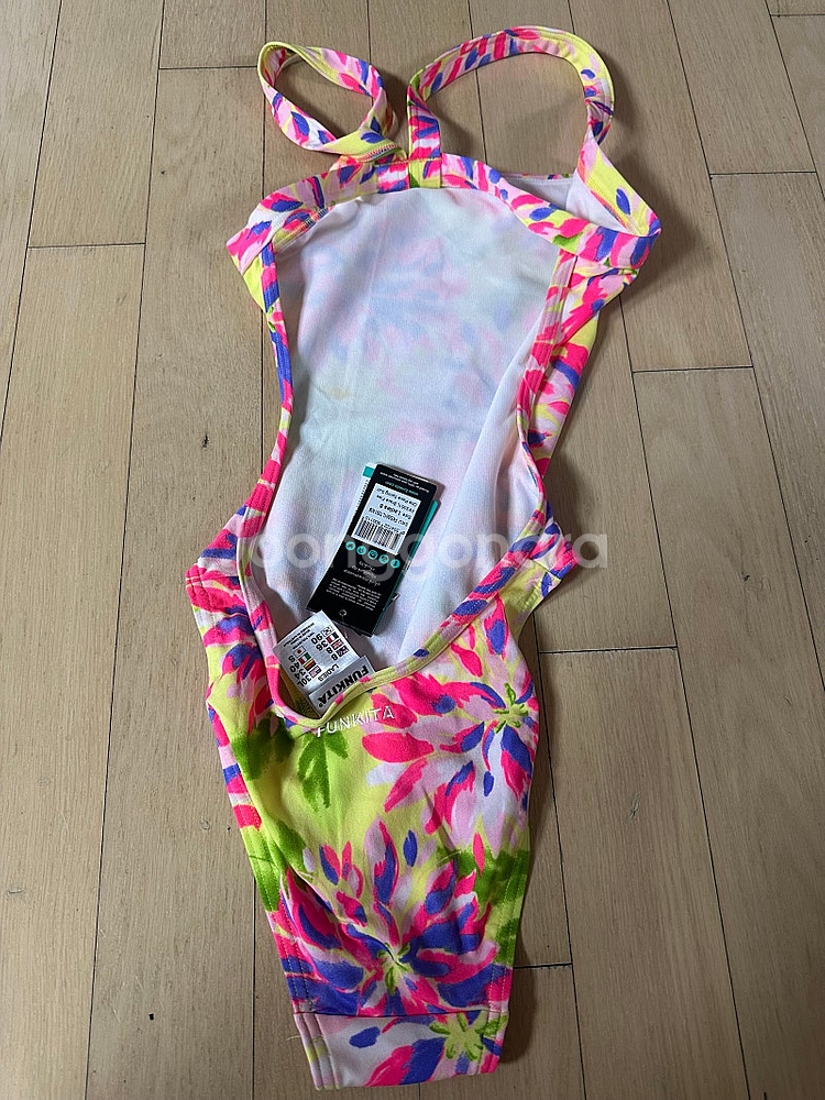 펑키타 여성 수영복 새상품 팝니다--1