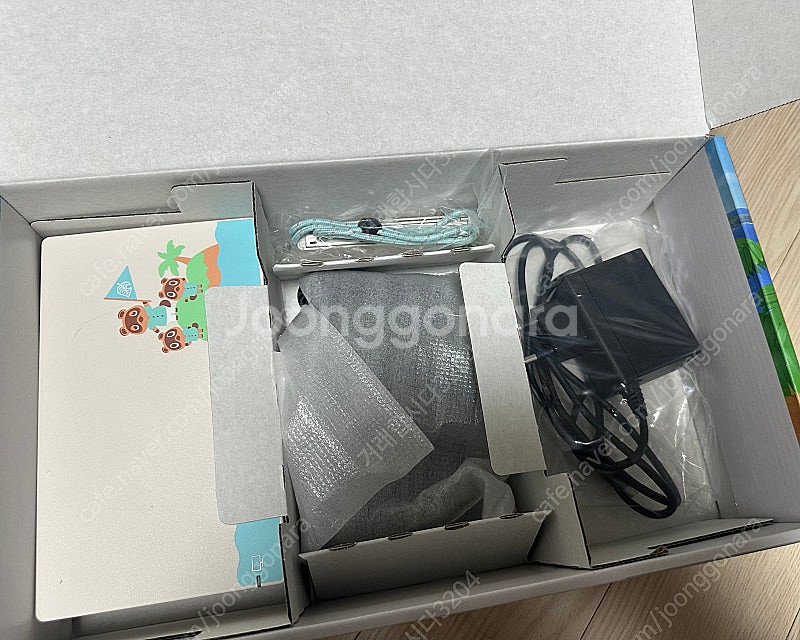 닌텐도 스위치 동물의 숲 에디션+조이콘+파우치+게임팩--5