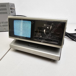 1982년 Panasonic사의 (TR-4060P) 3.5인치 미니 빈티지 흑백tv 판매합니다.