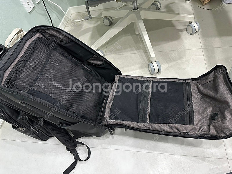 노메틱 트래플팩 V2 20L 백팩 블랙 팝니다--2