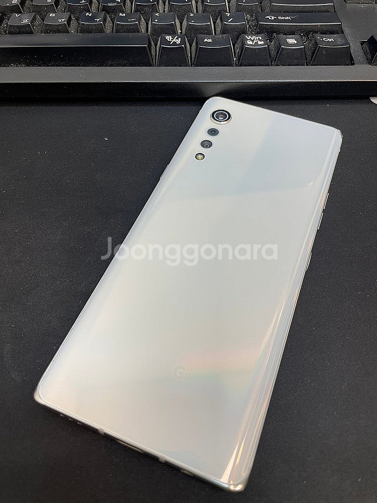 LG벨벳 화이트 128GB 상태좋은 중고13만팝니다.--0
