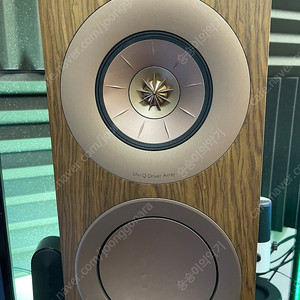 kef r3 월넛 팝니다.