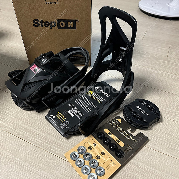 2425 버튼 스텝온 여성용 부츠250 바인딩M 세트로 판매합니다.--0