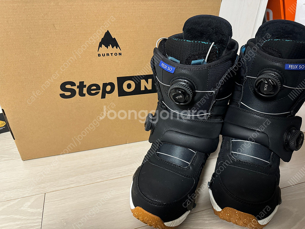 2425 버튼 스텝온 여성용 부츠250 바인딩M 세트로 판매합니다.--1
