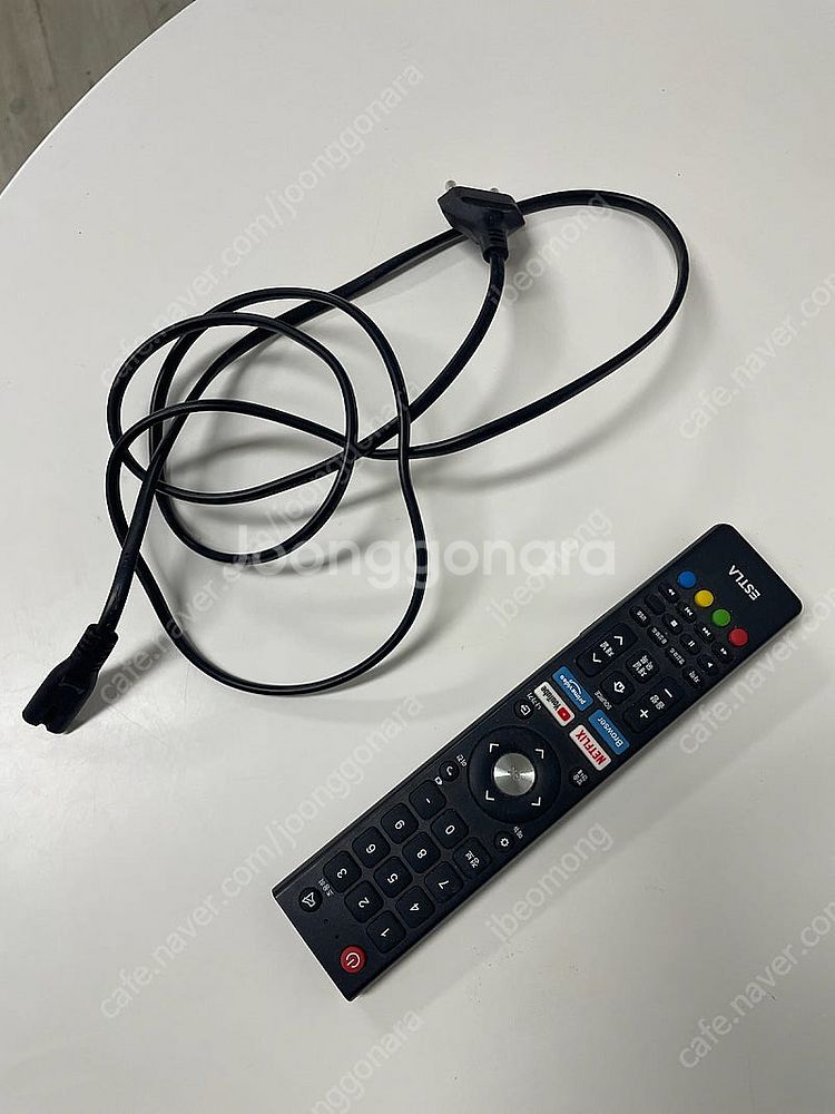 65인치 TV 팝니다. 상태 깨끗합니다.--5