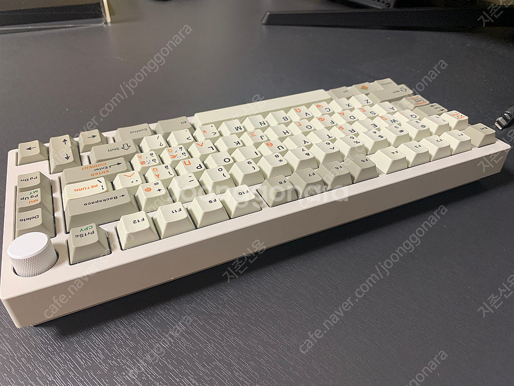 qk75 아이스화이트 + 추가기판 판매해요--4