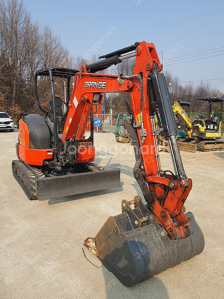 중고미니굴삭기 구보다 U-30 신차급 23년식 코끼리집게 판매--3