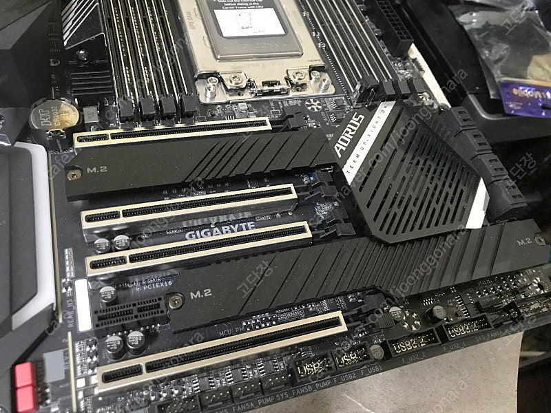 GIGABYTE TRX40 AORUS PRO WiFi - AMD 쓰레드리퍼용 메인보드--1