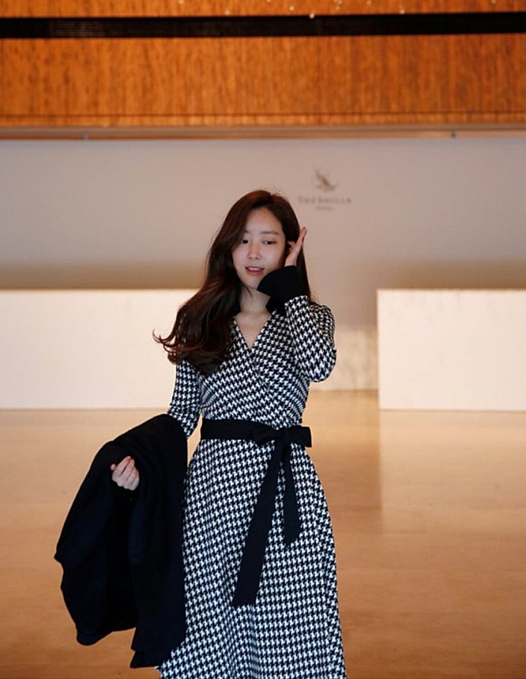 우주미녀 부자집딸내미 M 랩원피스 팝니다. 이미지