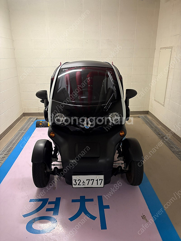 트위지 2인승--0