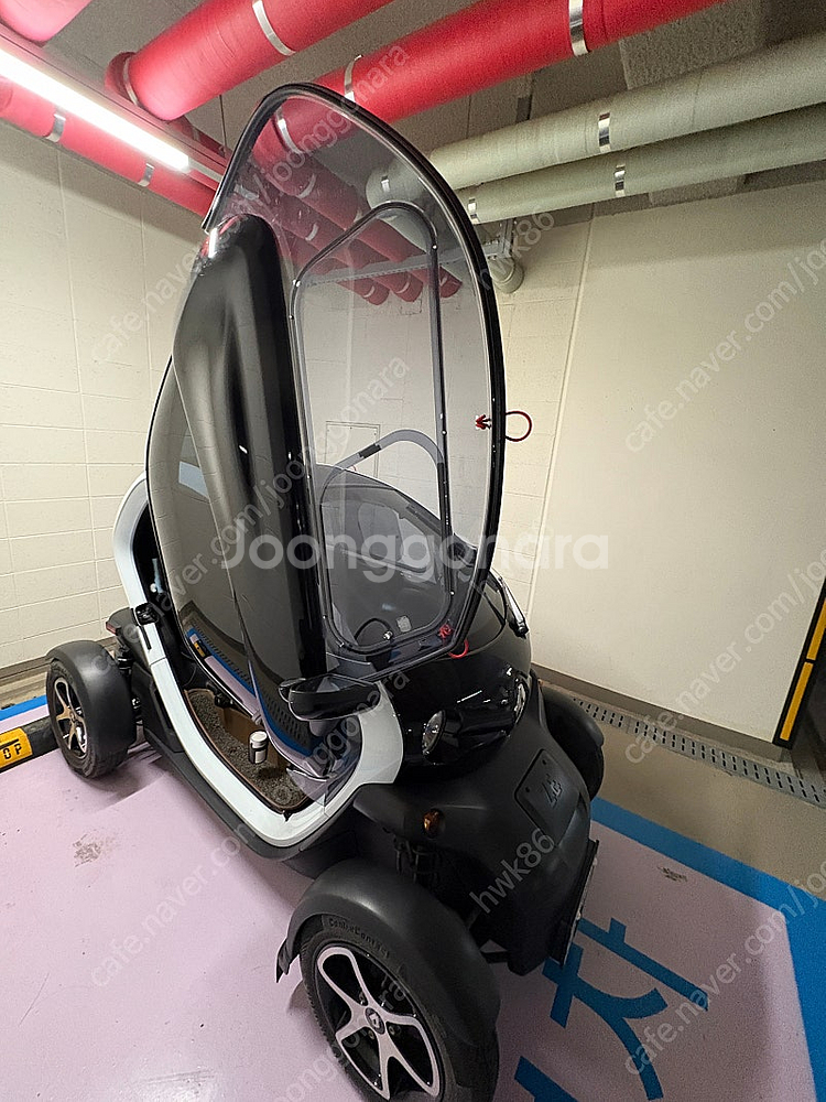 트위지 2인승--1