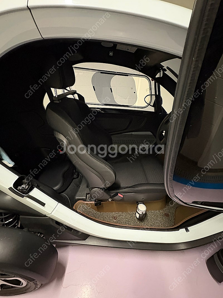 트위지 2인승--3