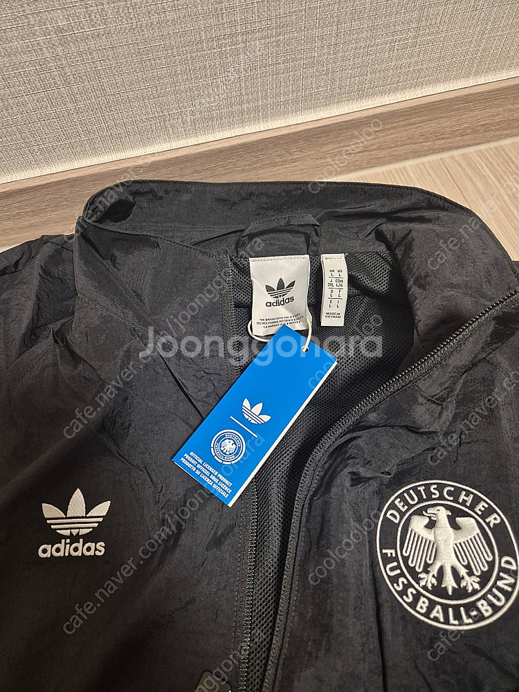 아디다시 오리지날 독일 트랙탑 해외L 사이즈 팝니다.(새상품)--1