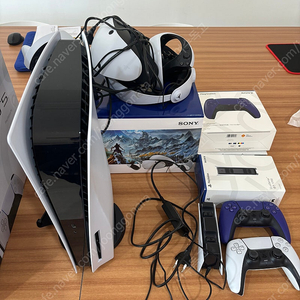 PS5 디스크에디션 (CFI-1218A01) + VR + 듀얼센스 판매합니다 (사진참고)