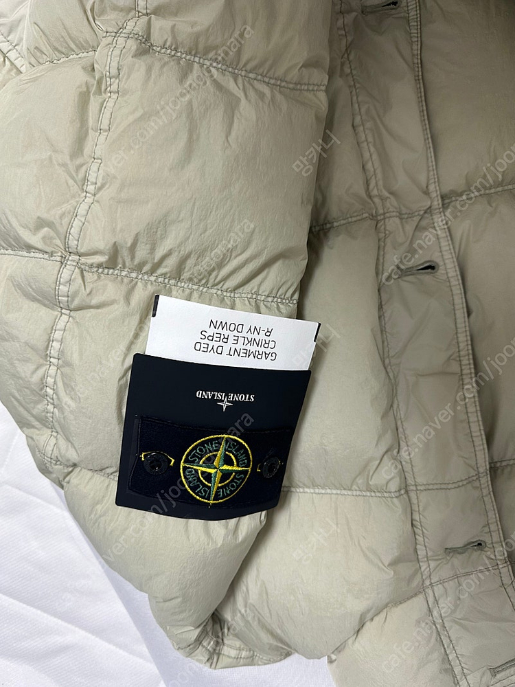 스톤아일랜드 크링클랩스 논후드 패딩 판매합니다--1