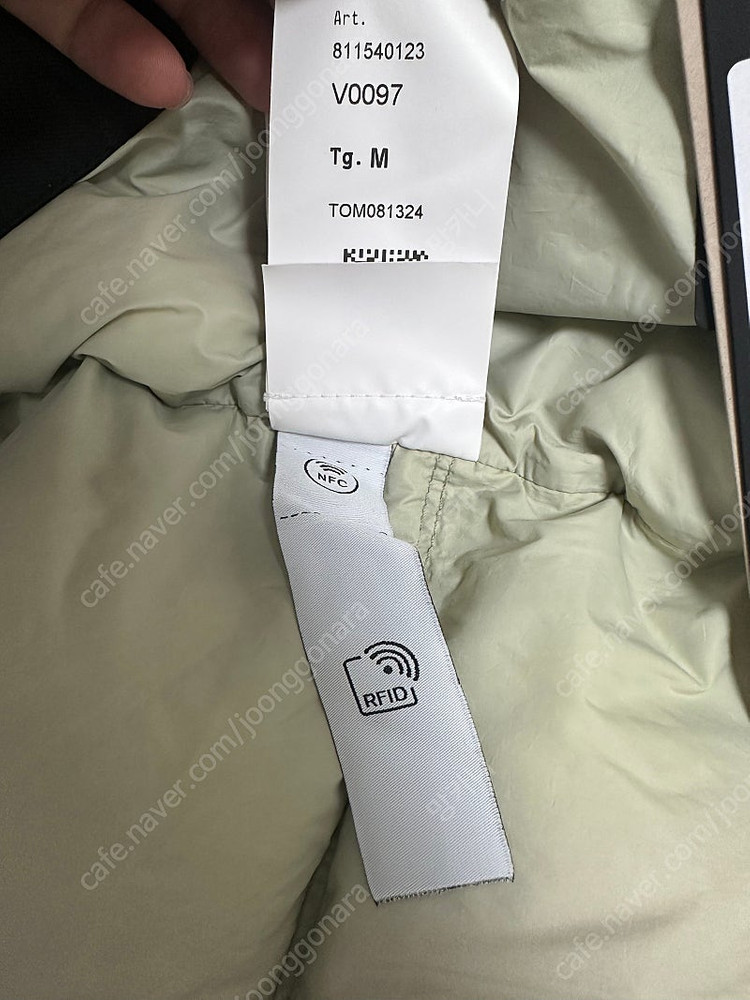 스톤아일랜드 크링클랩스 논후드 패딩 판매합니다--4