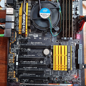 GIGABYTE GA-Z97X-UD5H 듀러블에디션 메인보드 판매합니다.