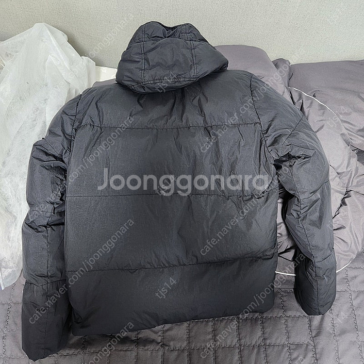 스톤아일랜드 21FW 크링클랩스 패딩 M사이즈 판매합니다.--1
